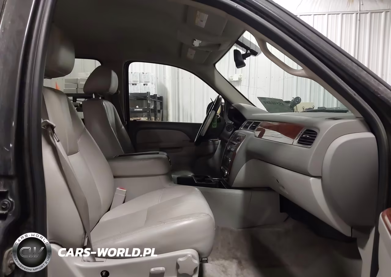 2011 Chevrolet Tahoe Lt VIN:1GNSCBE02BR297556 - 5
