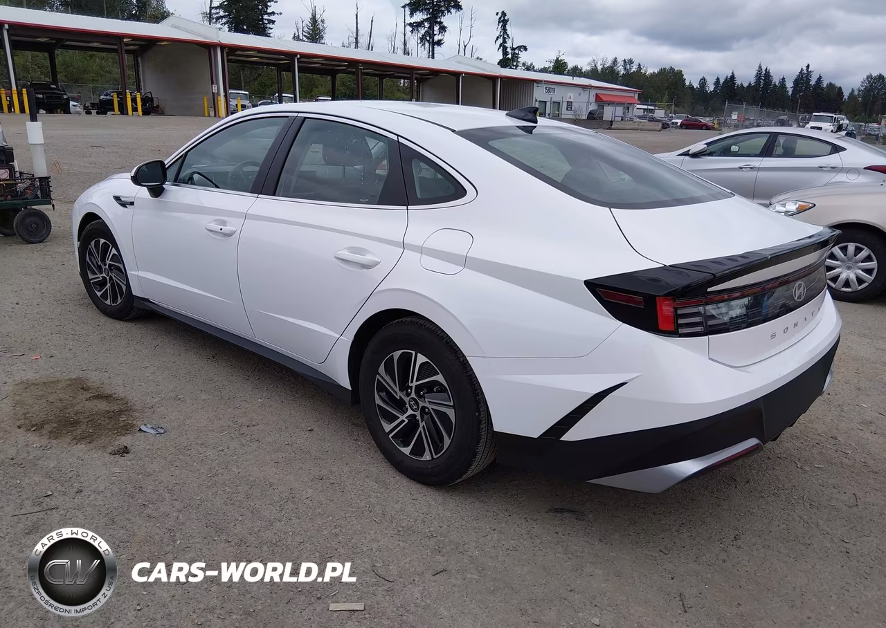 2026 Hyundai Sonata Hybrid Blue VIN:KMHL24JJ1TA163577 - 3
