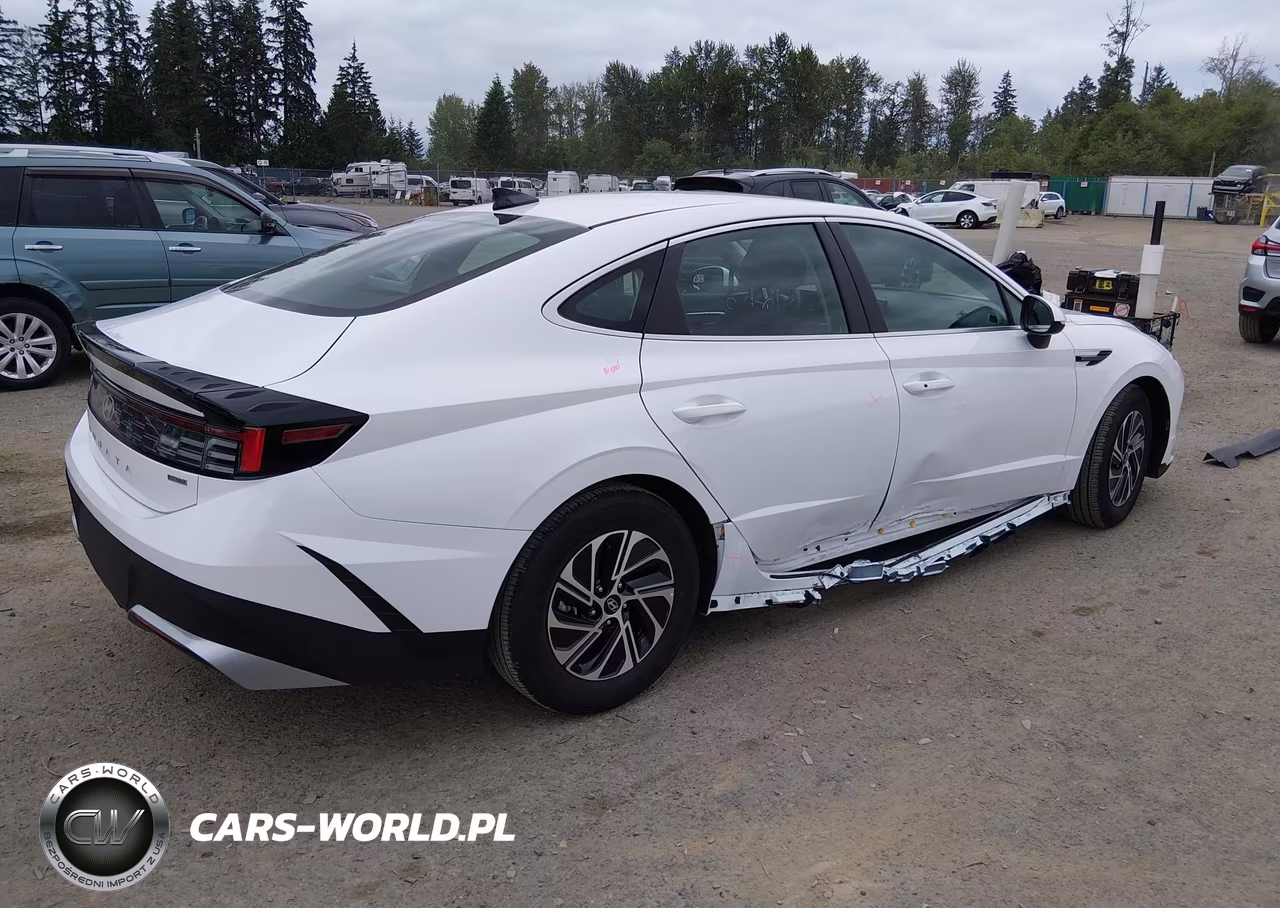 2026 Hyundai Sonata Hybrid Blue VIN:KMHL24JJ1TA163577 - 4