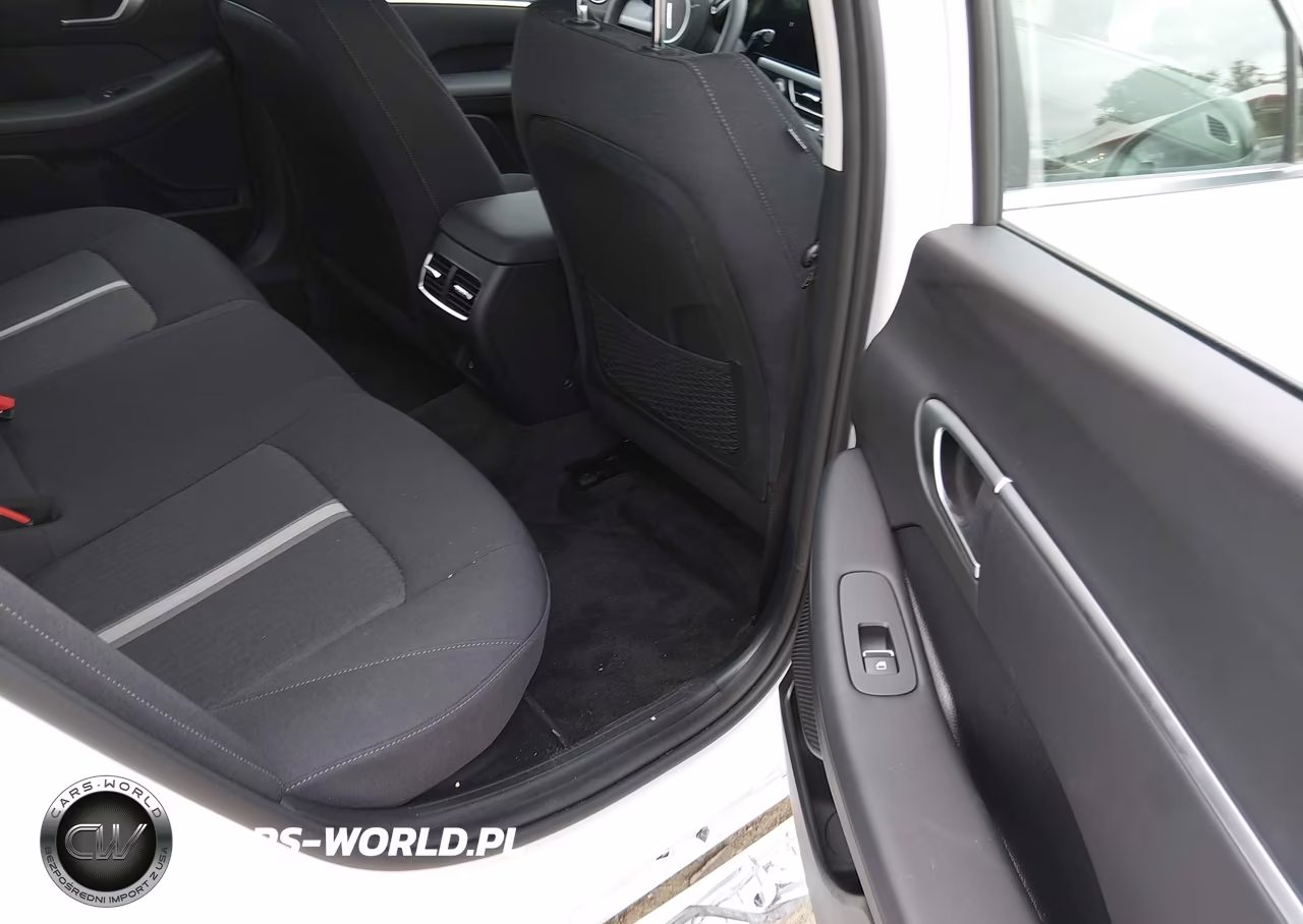 2026 Hyundai Sonata Hybrid Blue VIN:KMHL24JJ1TA163577 - 8