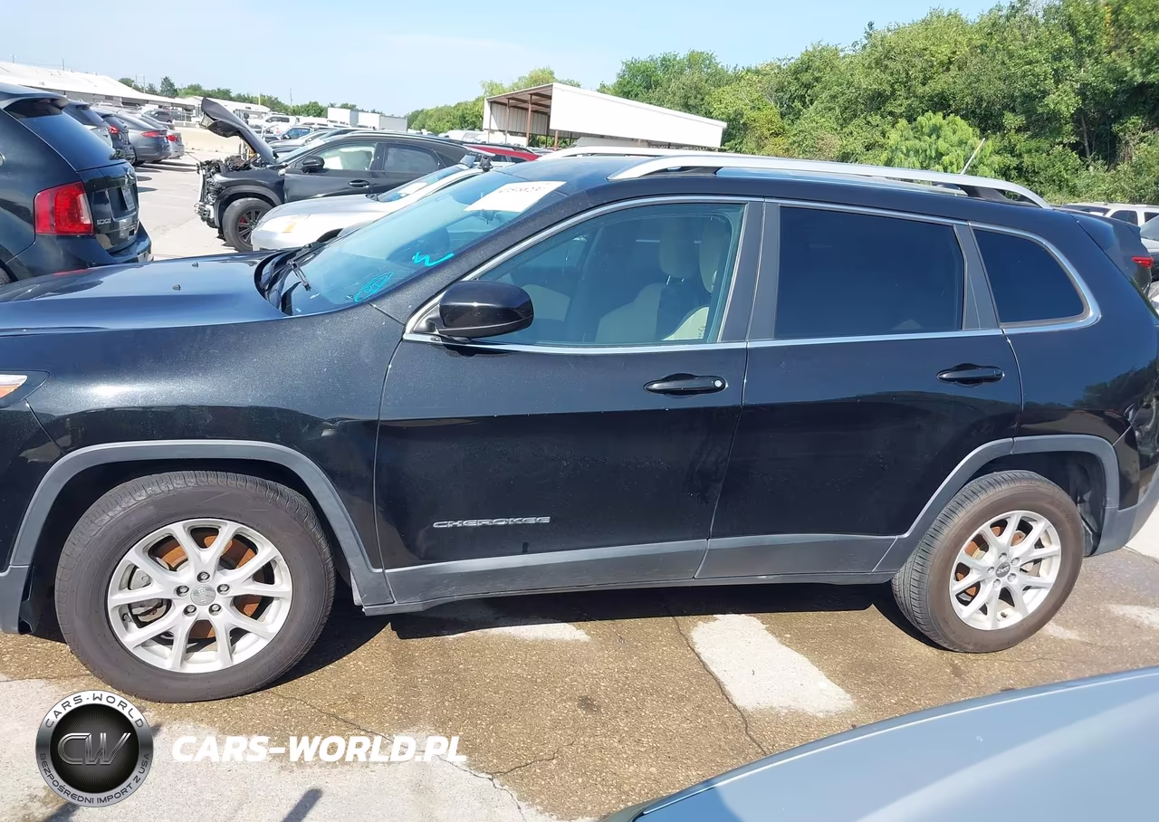 2016 Jeep Cherokee Latitude VIN:1C4PJLCB2GW352434 - 14