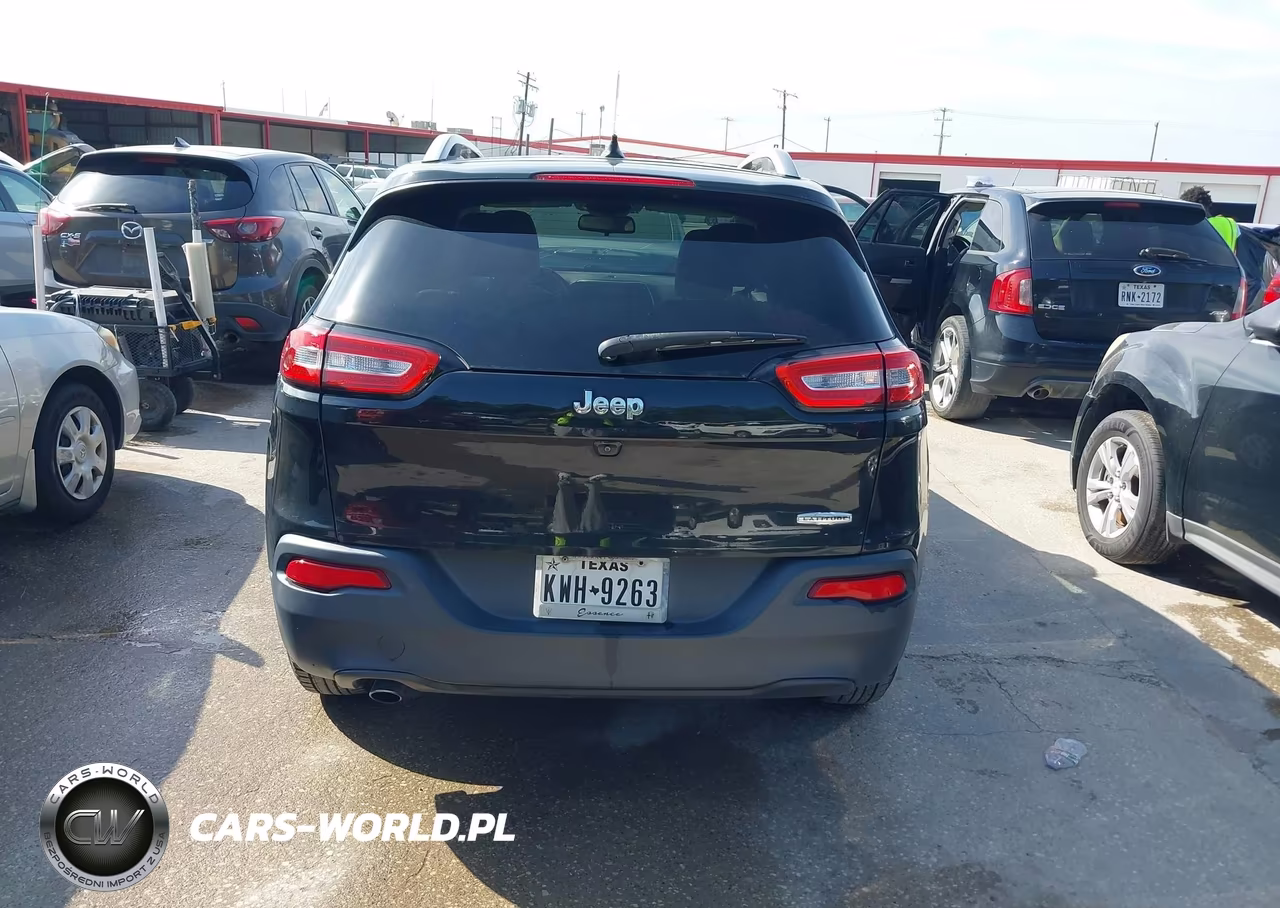 2016 Jeep Cherokee Latitude VIN:1C4PJLCB2GW352434 - 16