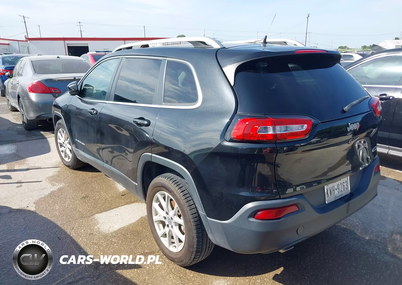 2016 Jeep Cherokee Latitude VIN:1C4PJLCB2GW352434 - 3