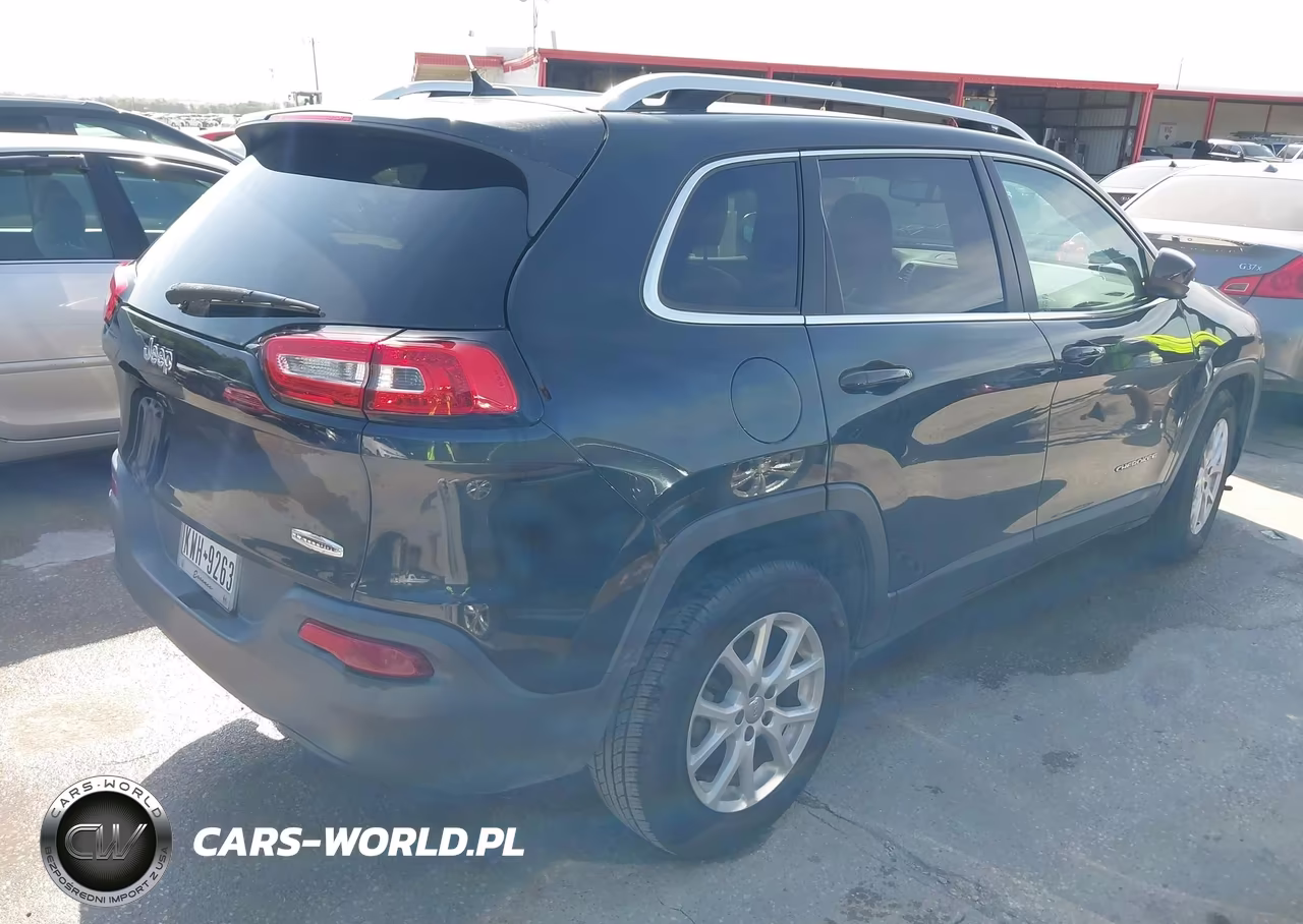 2016 Jeep Cherokee Latitude VIN:1C4PJLCB2GW352434 - 4