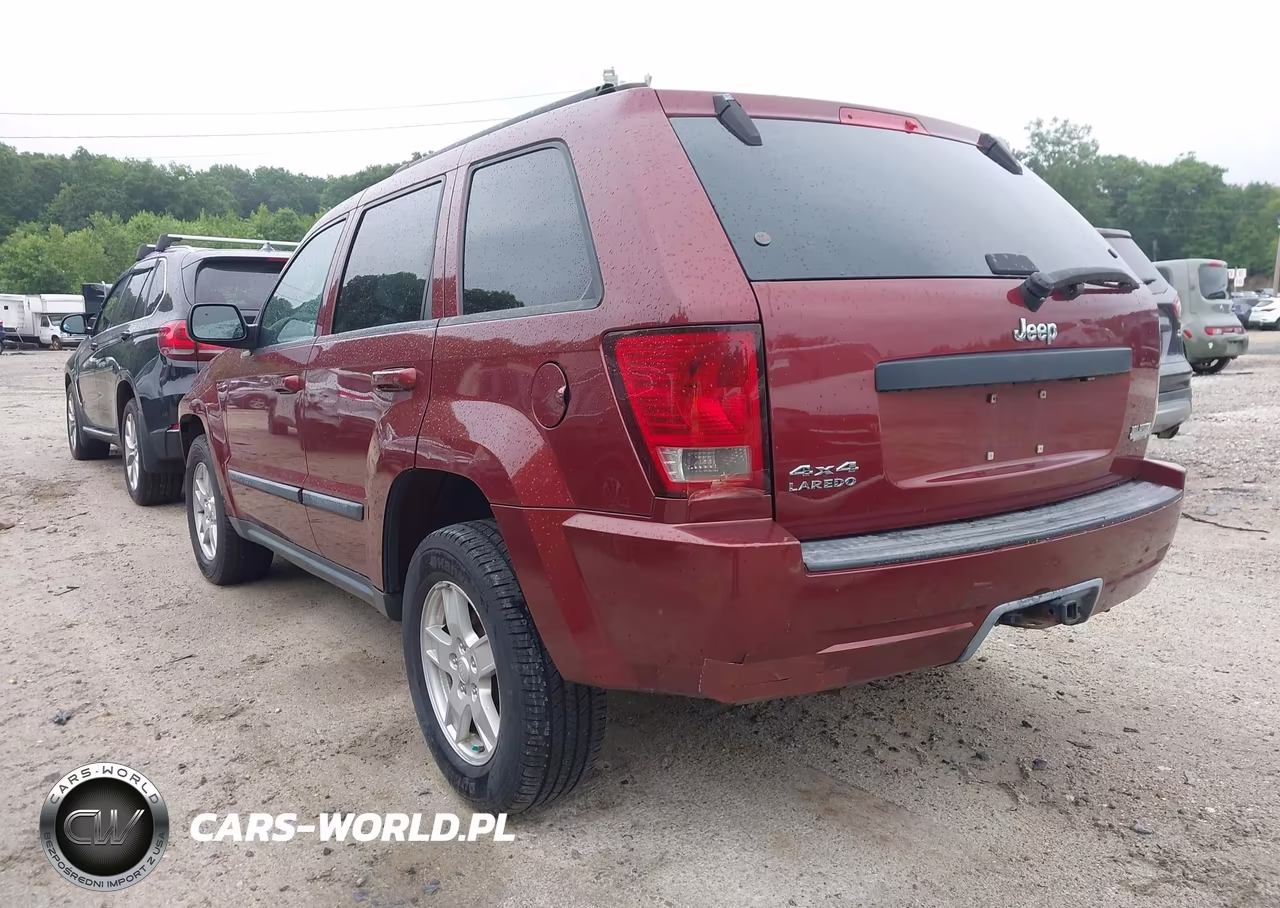 2007 Jeep Grand Cherokee Laredo VIN:1J8GR48K67C692090 - 3