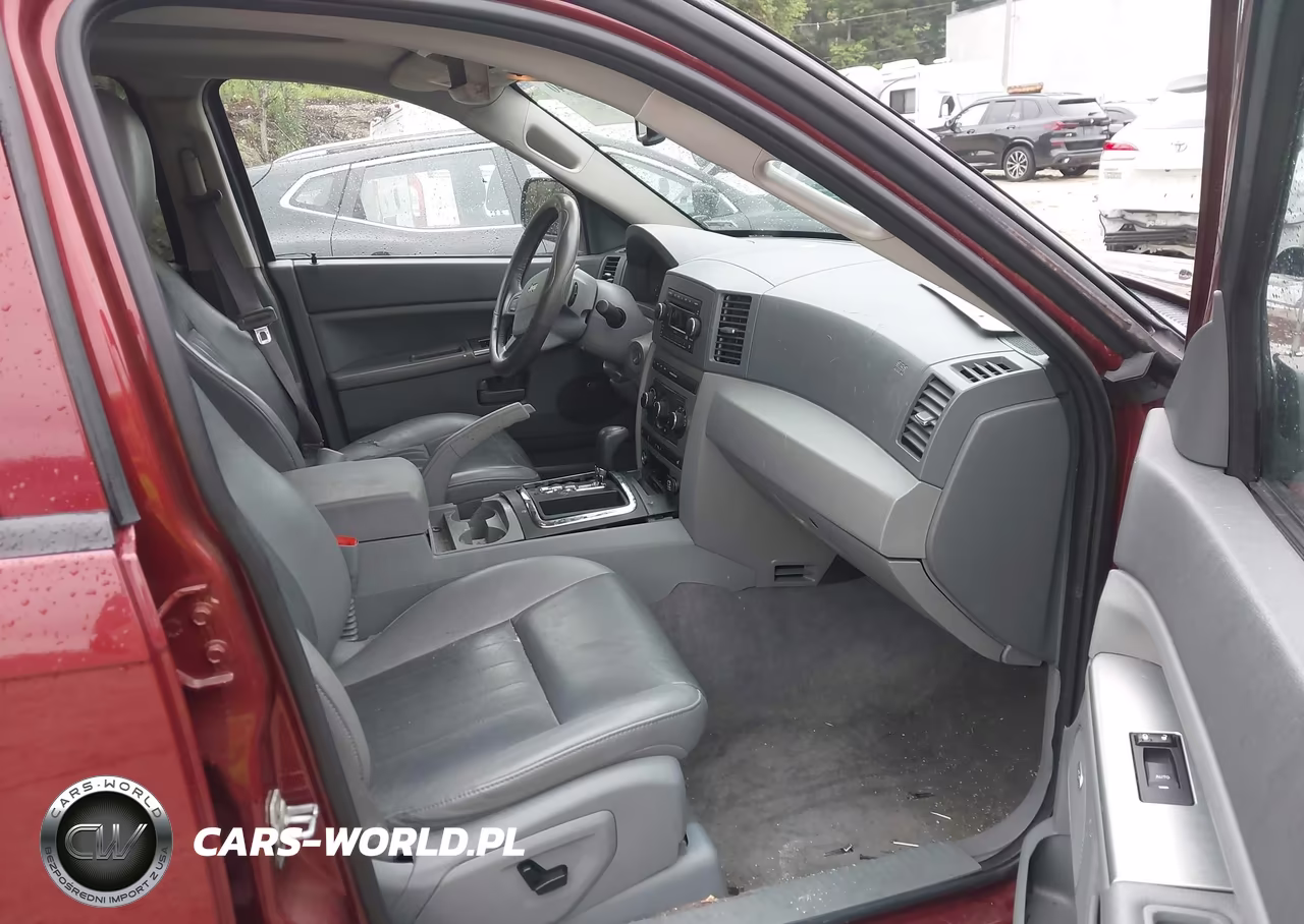 2007 Jeep Grand Cherokee Laredo VIN:1J8GR48K67C692090 - 5