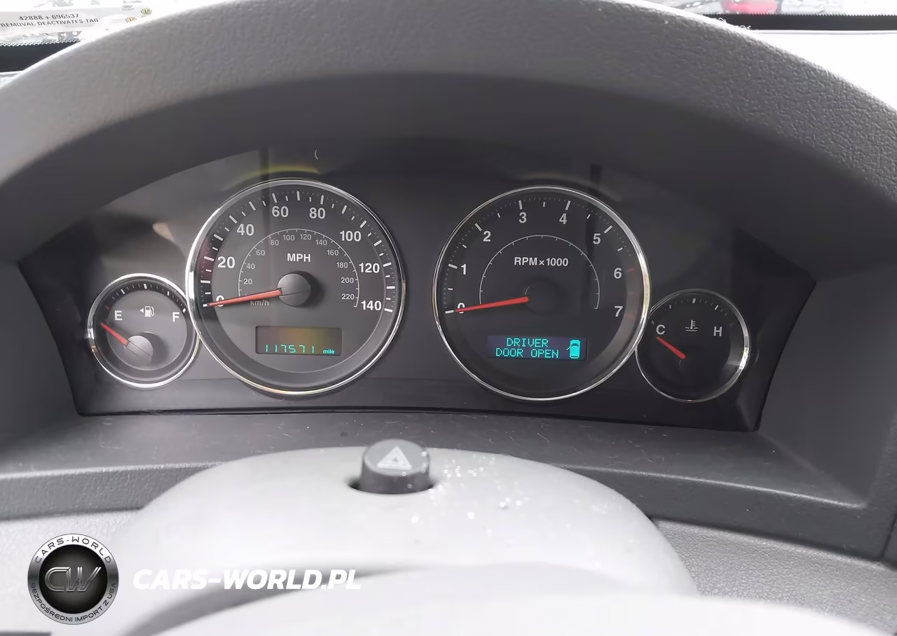 2007 Jeep Grand Cherokee Laredo VIN:1J8GR48K67C692090 - 7
