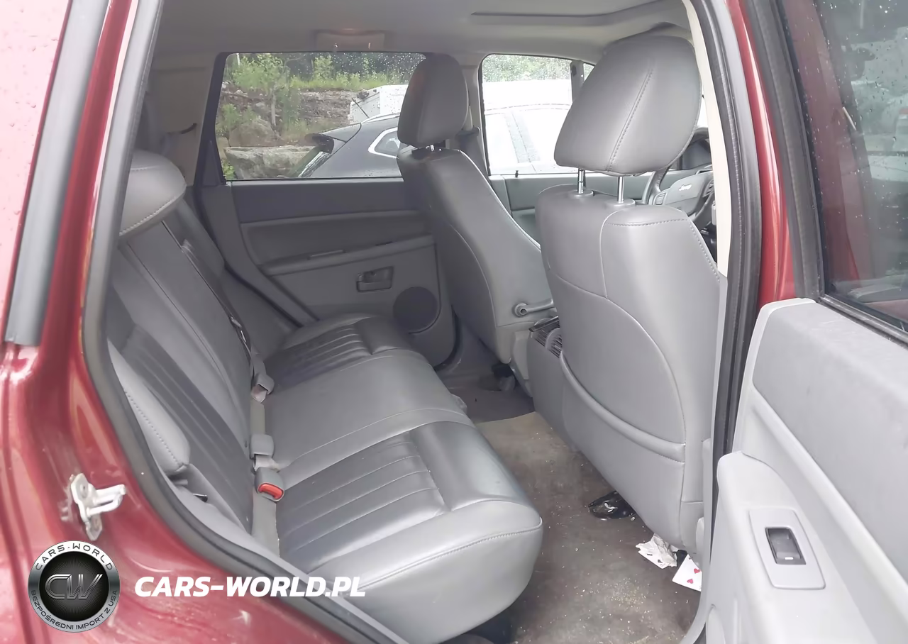 2007 Jeep Grand Cherokee Laredo VIN:1J8GR48K67C692090 - 8