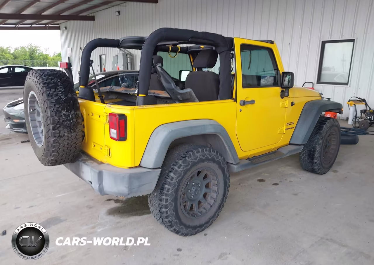 2015 Jeep Wrangler Sport VIN:1C4AJWAG2FL611607 - 4