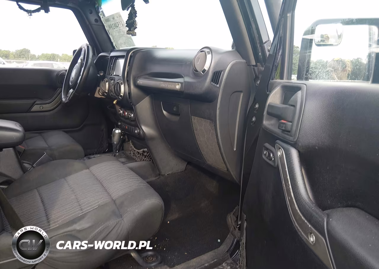 2011 Jeep Wrangler Unlimited Sport VIN:1J4HA3H1XBL610322 - 5