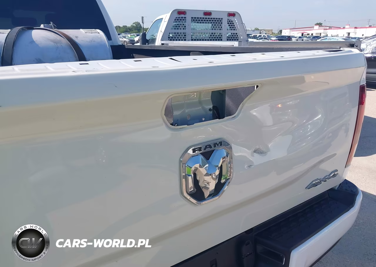 2017 Ram 3500 Tradesman 4X4 8' Box VIN:3C63RRGL9HG677649 - 11