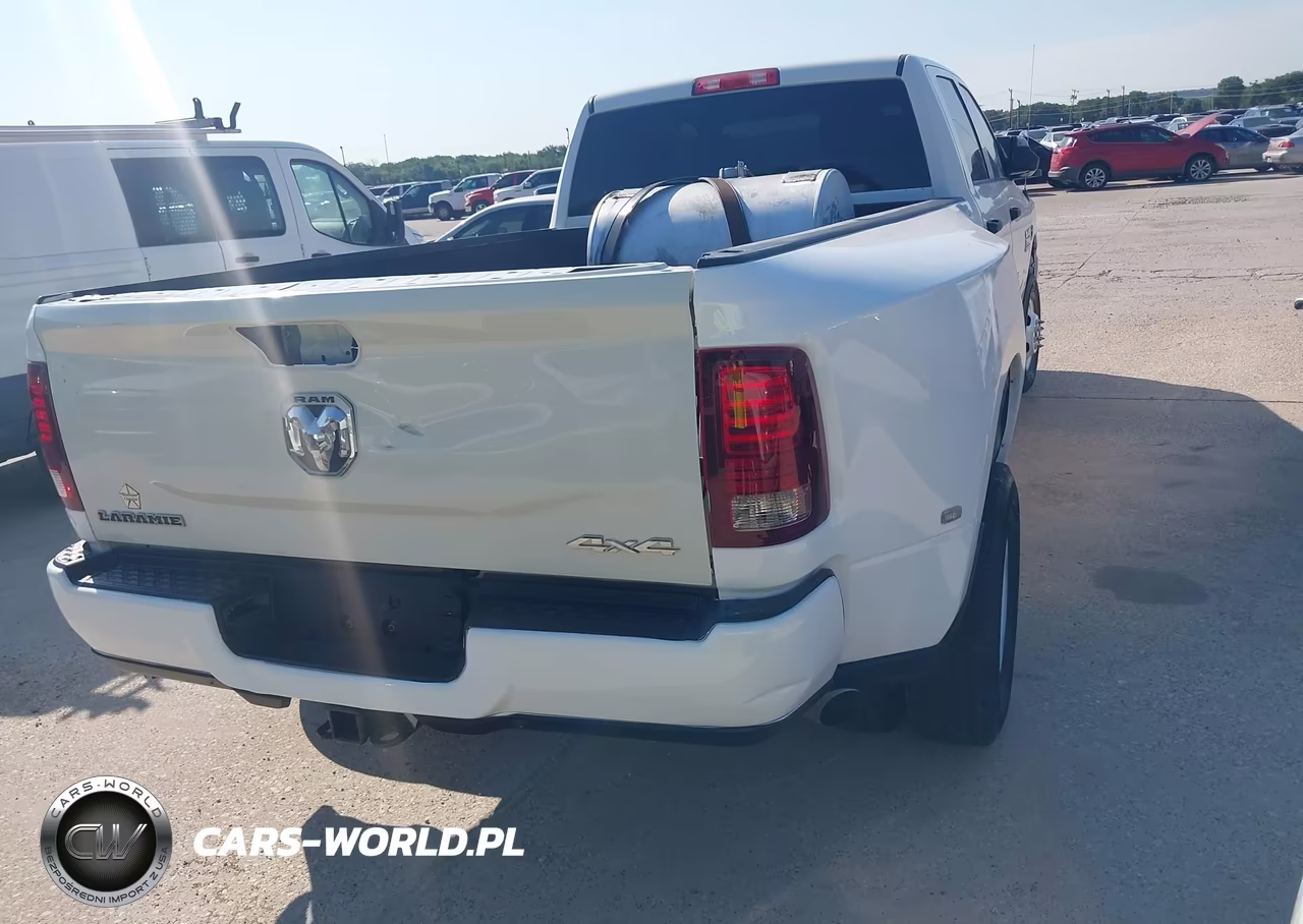 2017 Ram 3500 Tradesman 4X4 8' Box VIN:3C63RRGL9HG677649 - 4