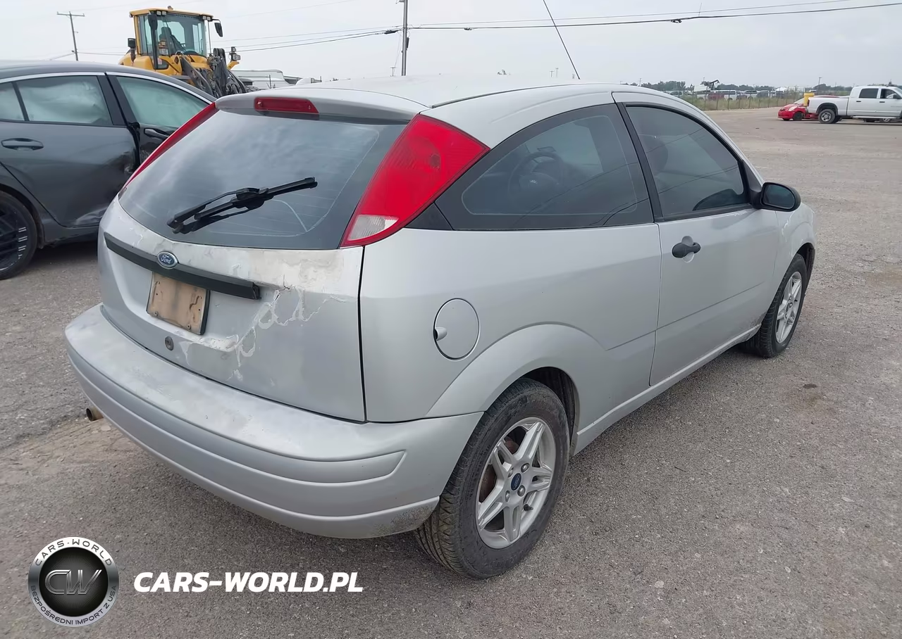 2005 Ford Focus Zx3 VIN:3FAFP31N55R119080 - 4