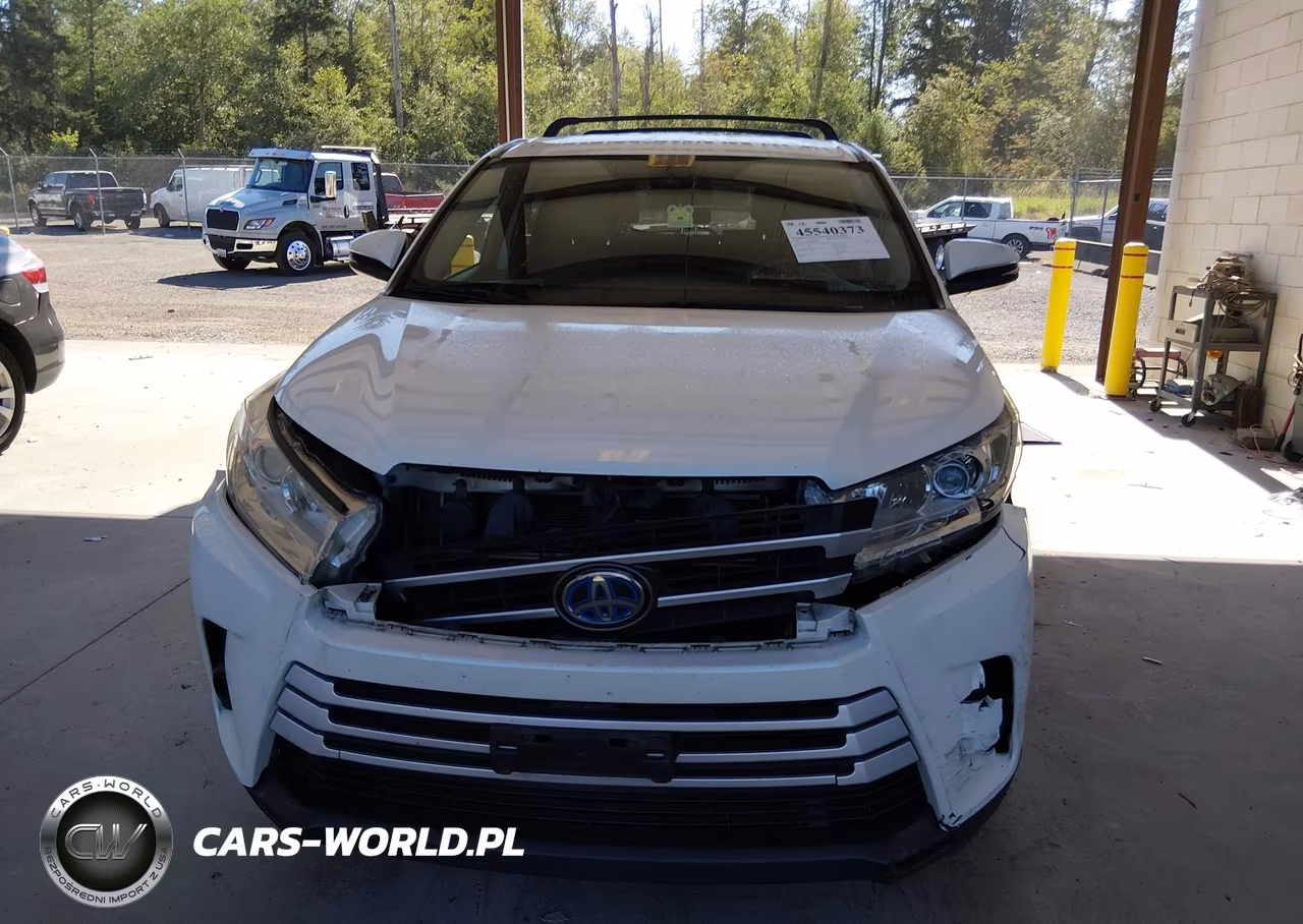 2018 Toyota Highlander Hybrid Le VIN:5TDBGRFH5JS051109 - 12