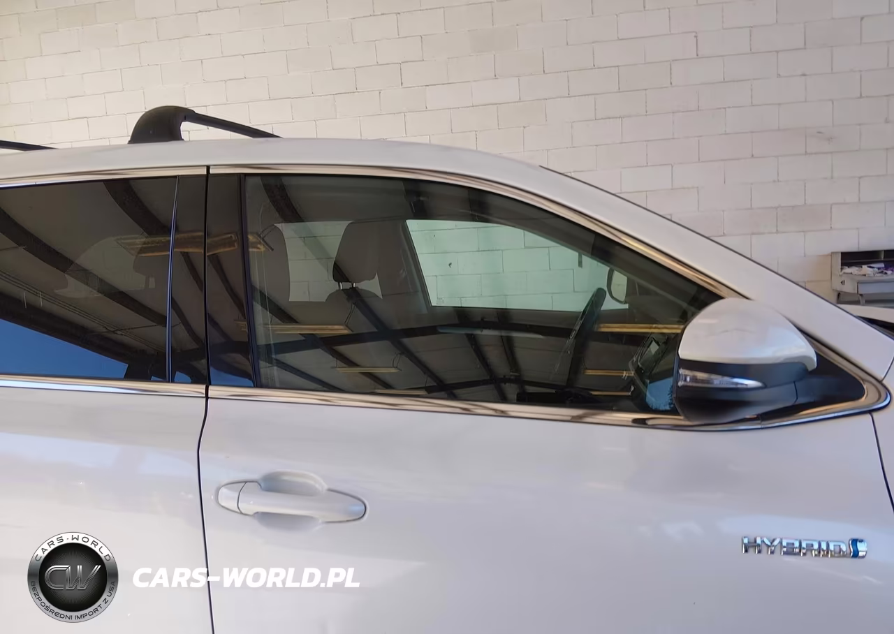 2018 Toyota Highlander Hybrid Le VIN:5TDBGRFH5JS051109 - 13