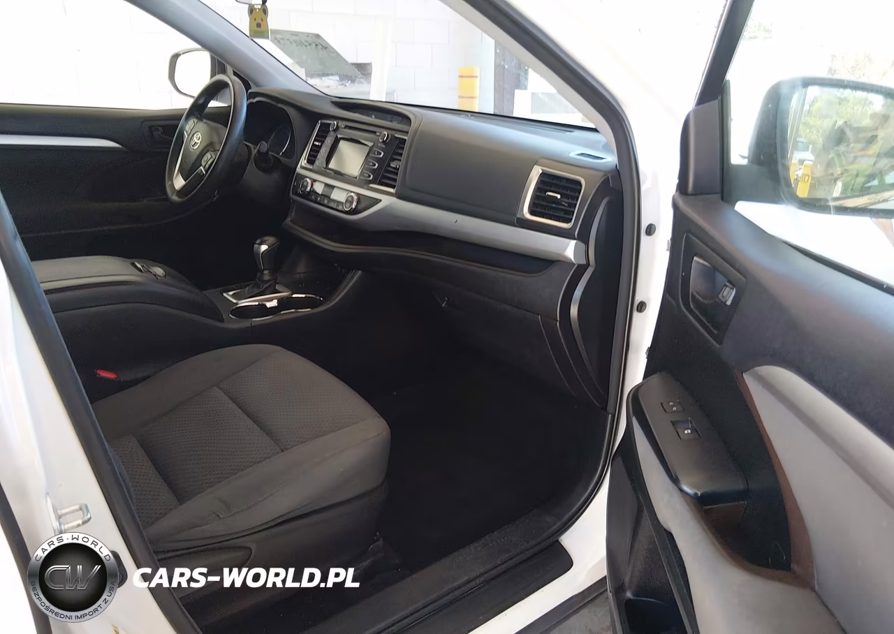2018 Toyota Highlander Hybrid Le VIN:5TDBGRFH5JS051109 - 5