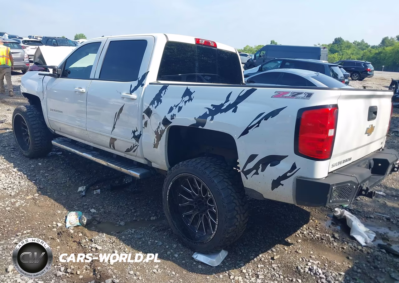 2017 Chevrolet Silverado 1500 Lt VIN:3GCUKREC5HG227887 - 3