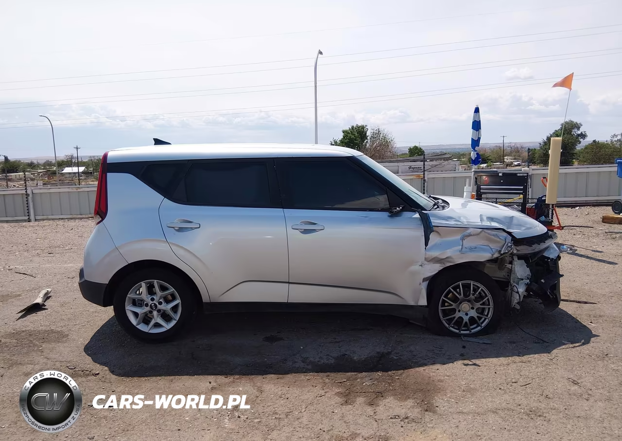 2020 Kia Soul S VIN:KNDJ23AU5L7028230 - 14
