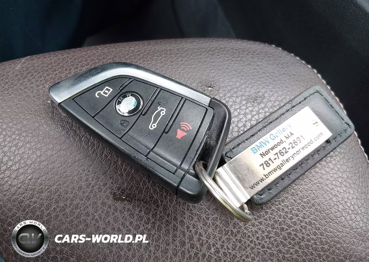 2018 BMW X1 xDrive28I VIN:WBXHT3C37J5F92332 - 11