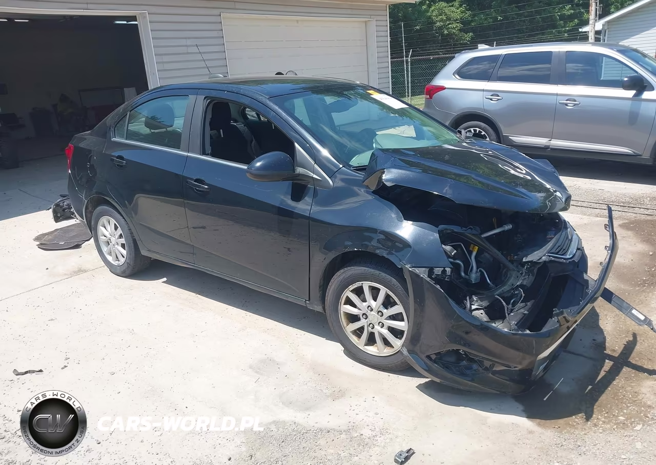 2018 Chevrolet Sonic Lt Auto – zdjęcie 1 z 17