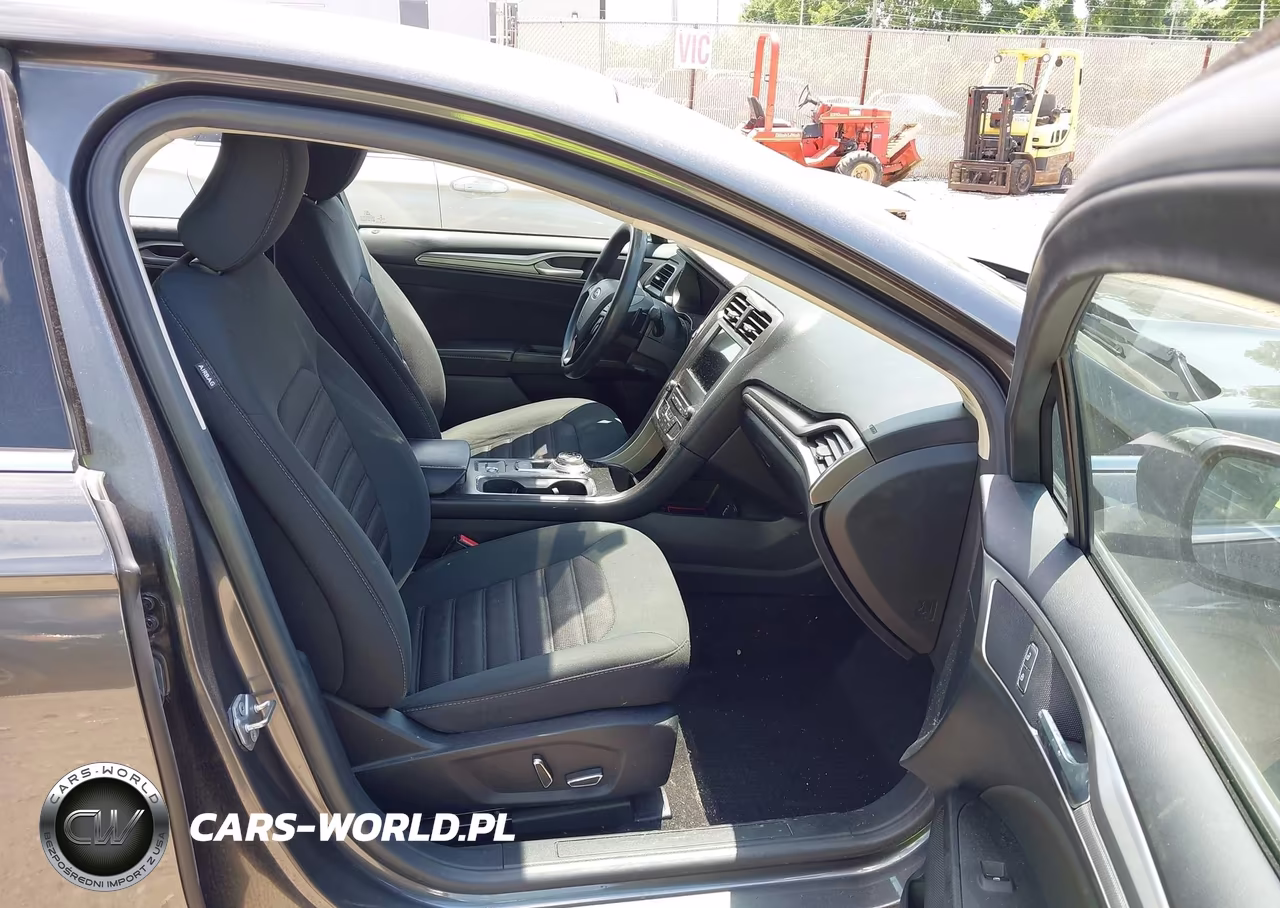 2018 Ford Fusion Se VIN:3FA6P0HDXJR284127 - 5
