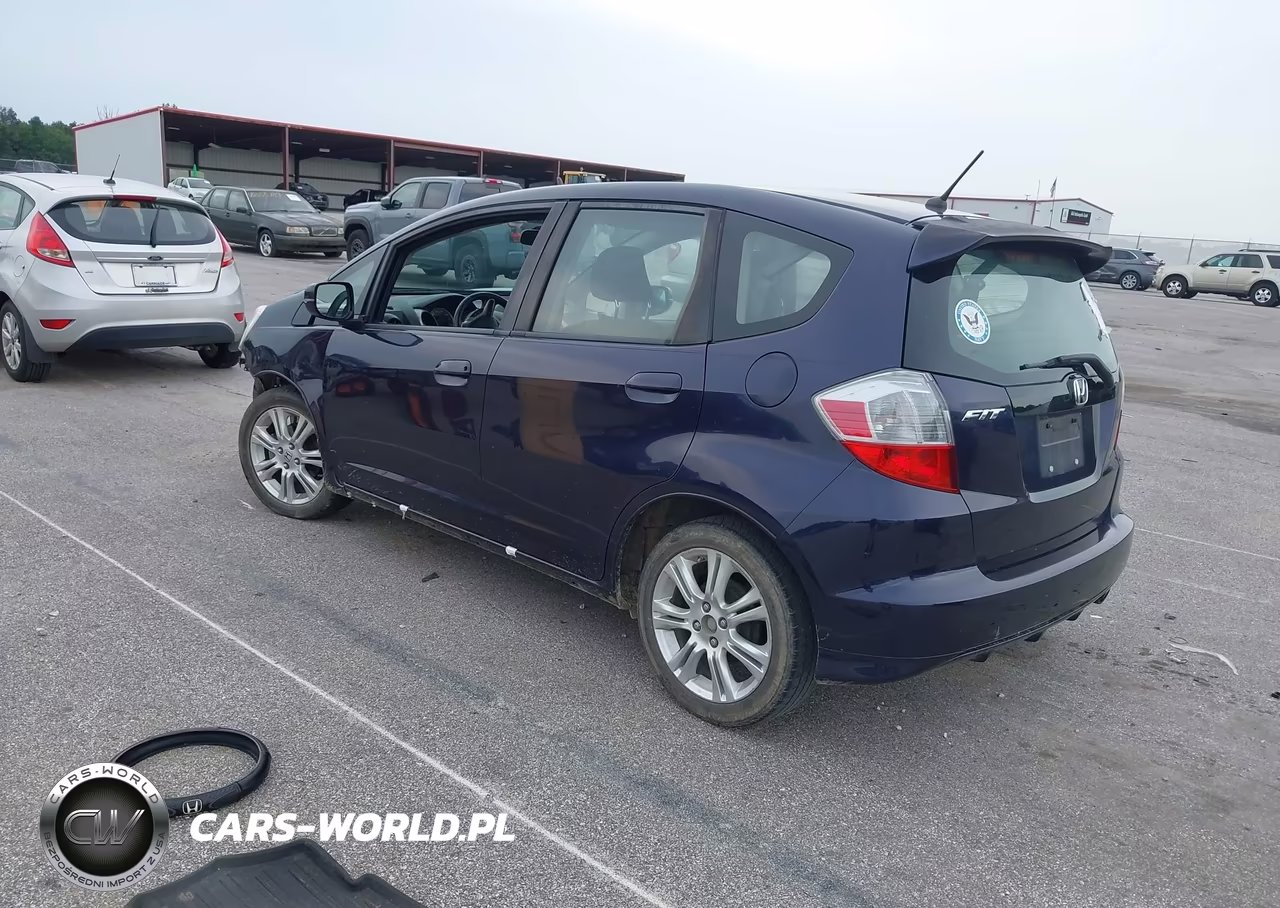 2010 Honda Fit Sport VIN:JHMGE8H67AC018534 - 3