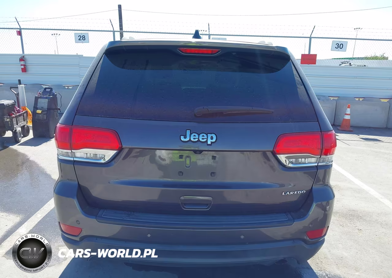 2016 Jeep Grand Cherokee Laredo VIN:1C4RJEAG0GC359077 - 17