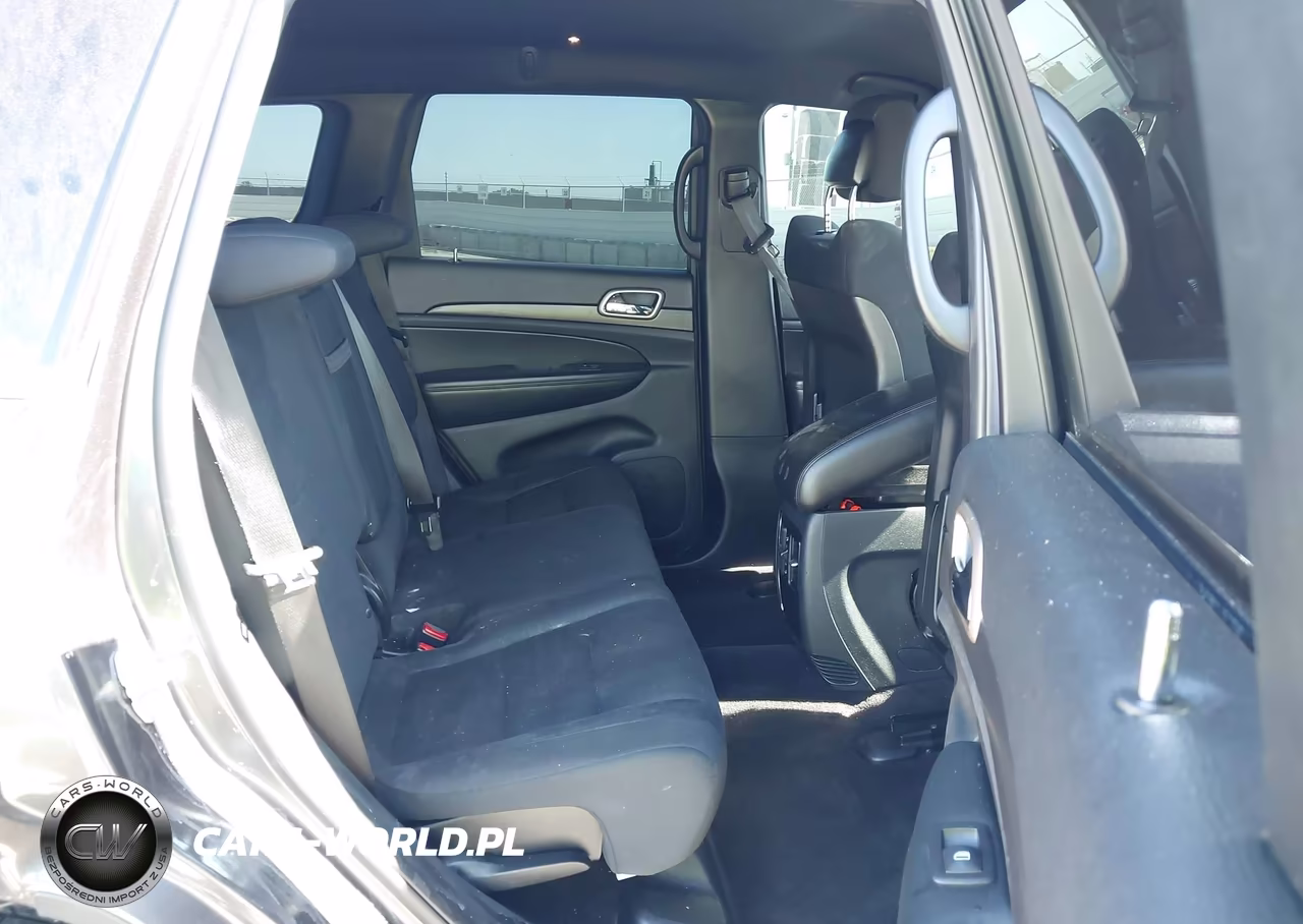 2016 Jeep Grand Cherokee Laredo VIN:1C4RJEAG0GC359077 - 8