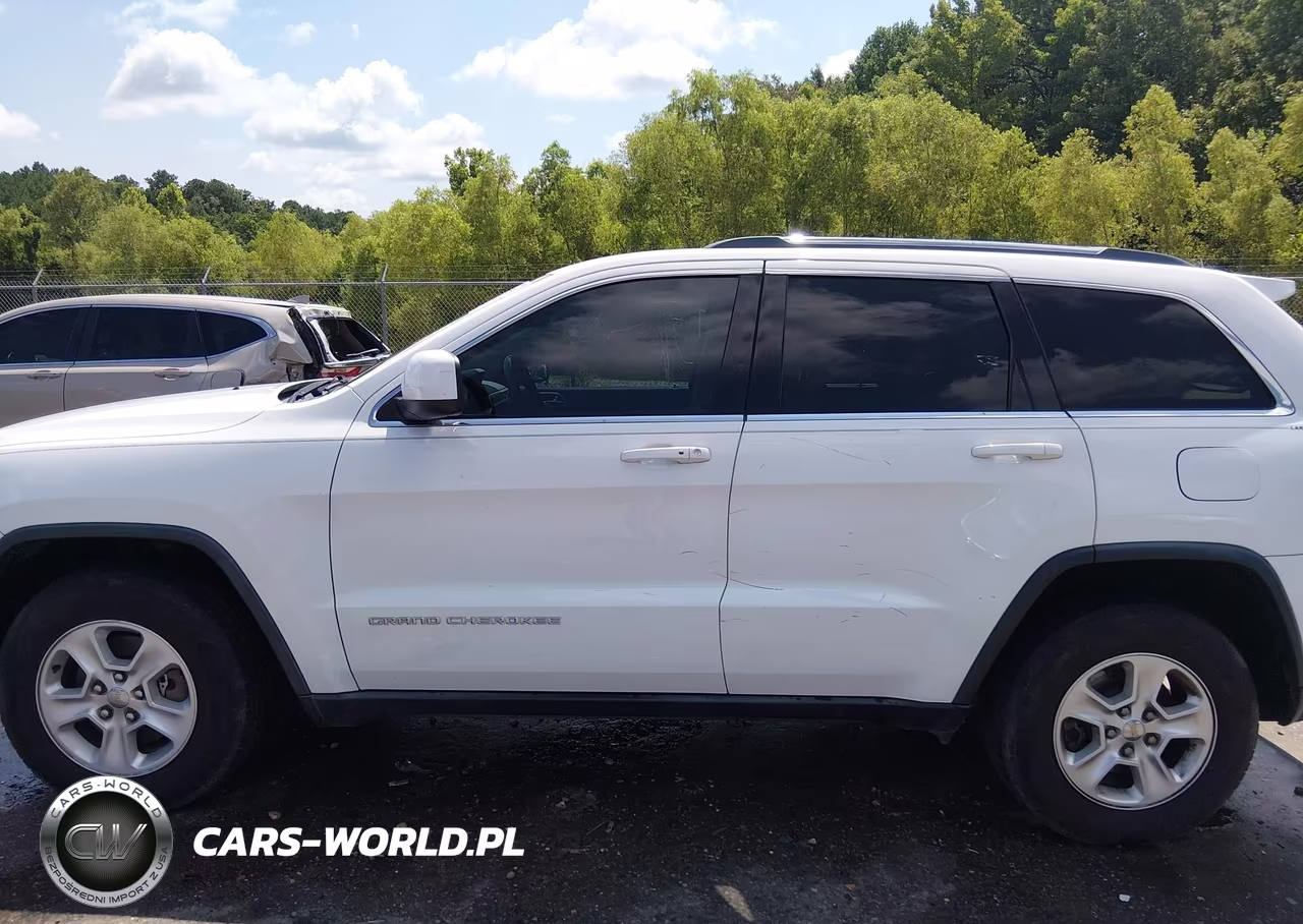 2015 Jeep Grand Cherokee Laredo VIN:1C4RJEAG1FC926220 - 15
