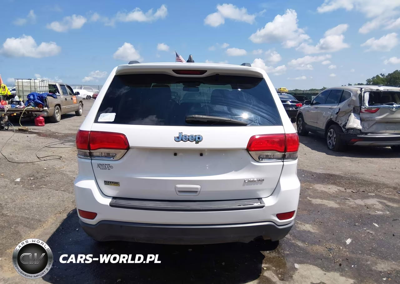 2015 Jeep Grand Cherokee Laredo VIN:1C4RJEAG1FC926220 - 17
