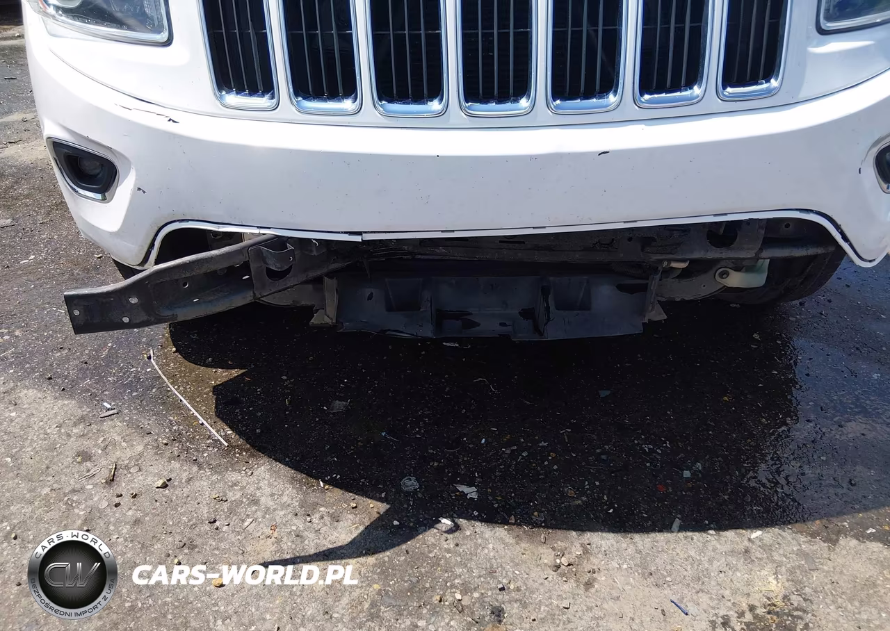 2015 Jeep Grand Cherokee Laredo VIN:1C4RJEAG1FC926220 - 18
