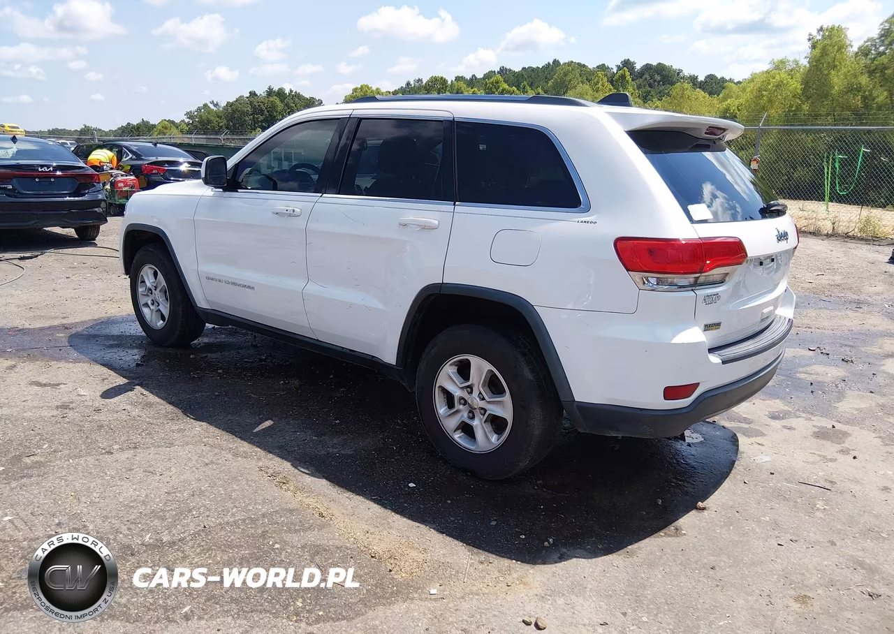2015 Jeep Grand Cherokee Laredo VIN:1C4RJEAG1FC926220 - 3