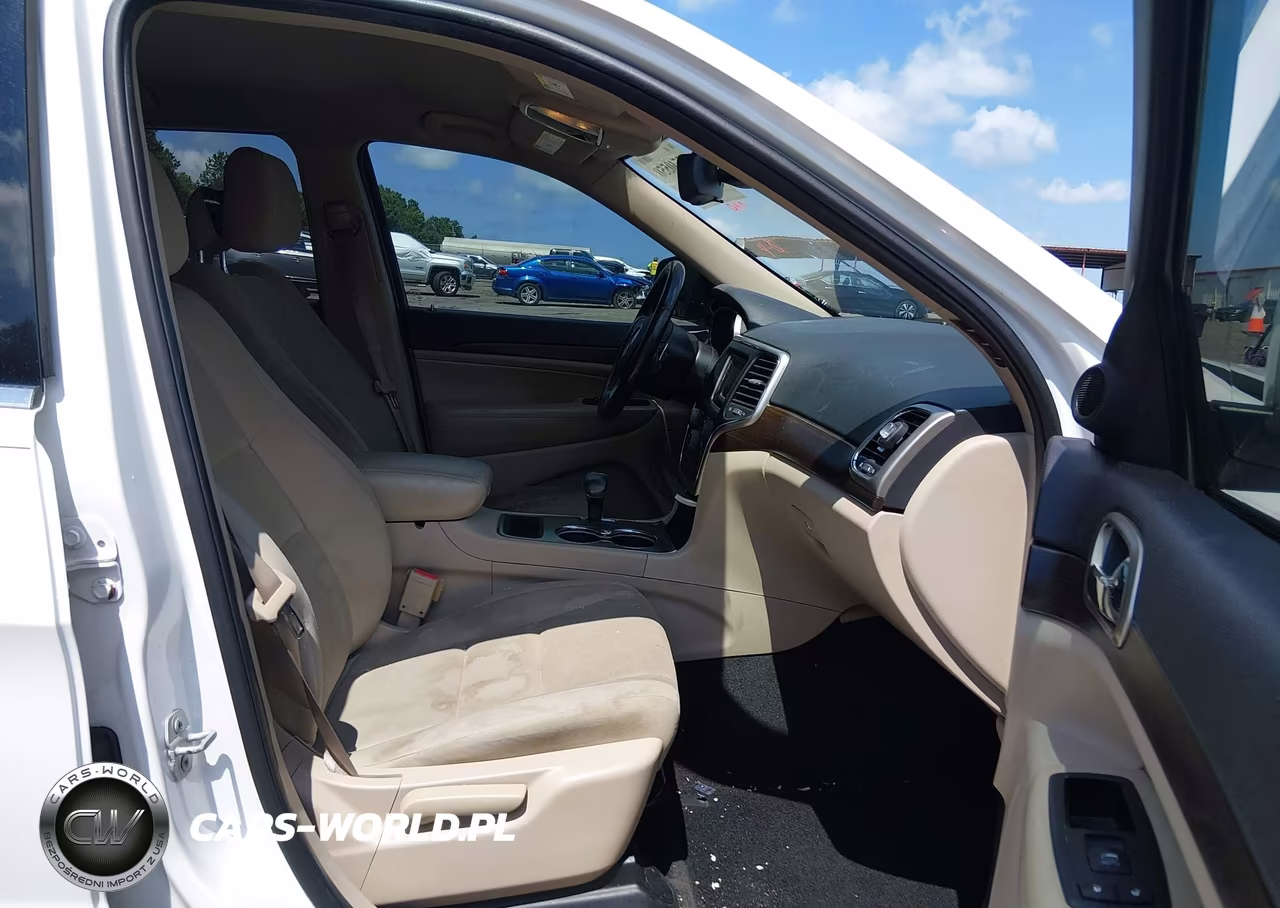 2015 Jeep Grand Cherokee Laredo VIN:1C4RJEAG1FC926220 - 5