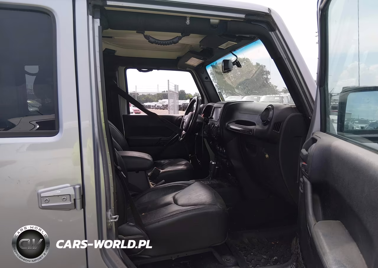 2017 Jeep Wrangler Unlimited Smoky Mountain 4X4 VIN:1C4BJWEG7HL675661 - 5