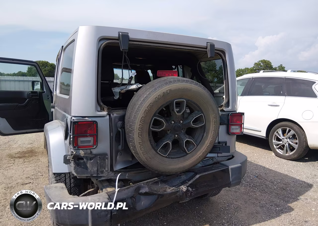 2017 Jeep Wrangler Unlimited Smoky Mountain 4X4 VIN:1C4BJWEG7HL675661 - 6