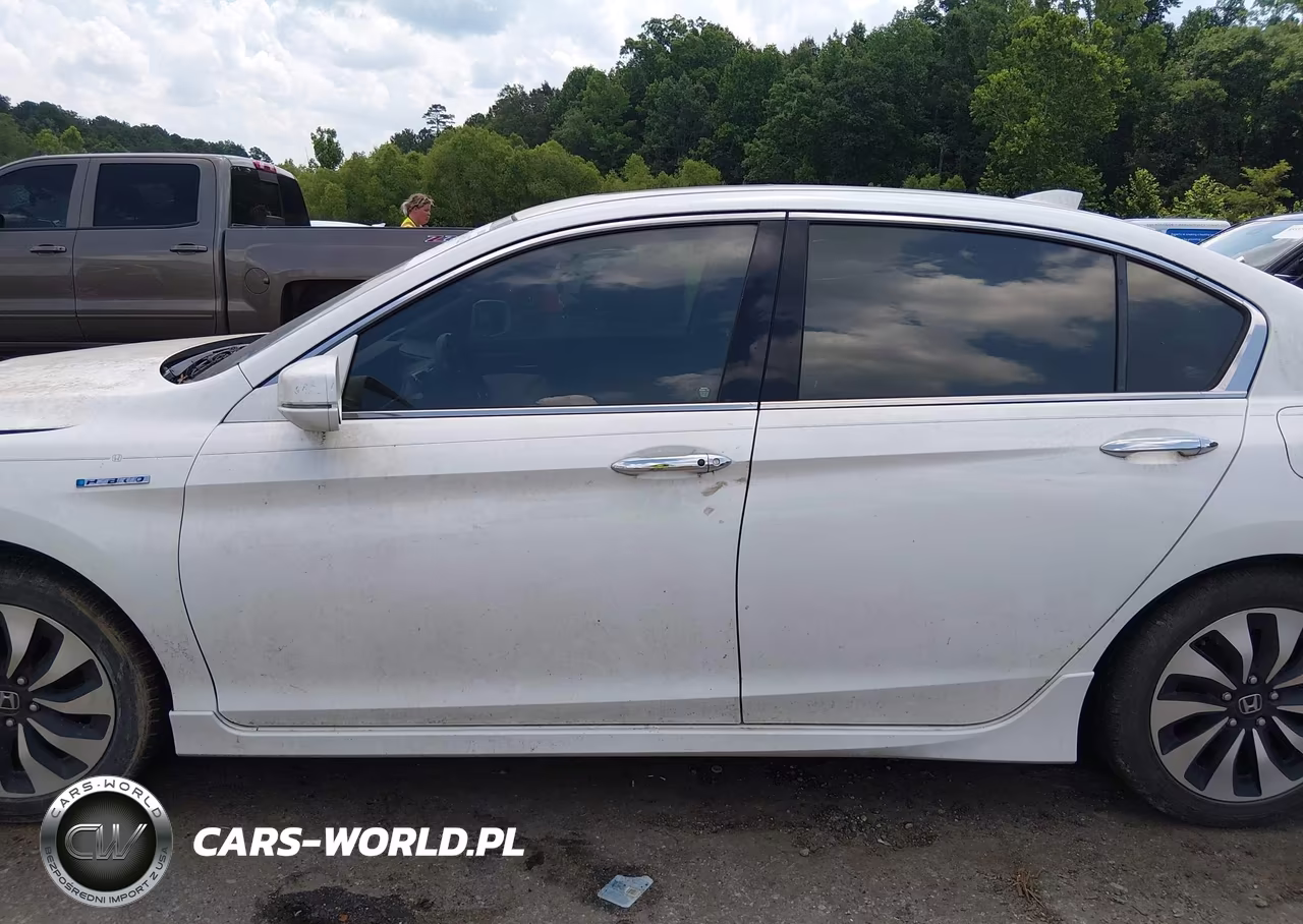 2017 Honda Accord Hybrid Touring VIN:JHMCR6F75HC021140 - 14