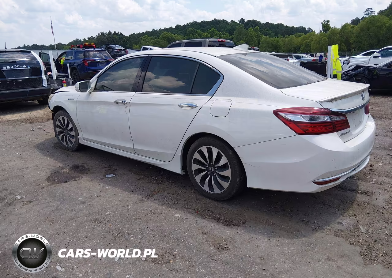 2017 Honda Accord Hybrid Touring VIN:JHMCR6F75HC021140 - 3