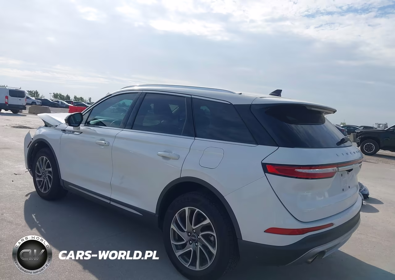 2022 Lincoln Corsair Standard VIN:5LMCJ1C97NUL05658 - 3