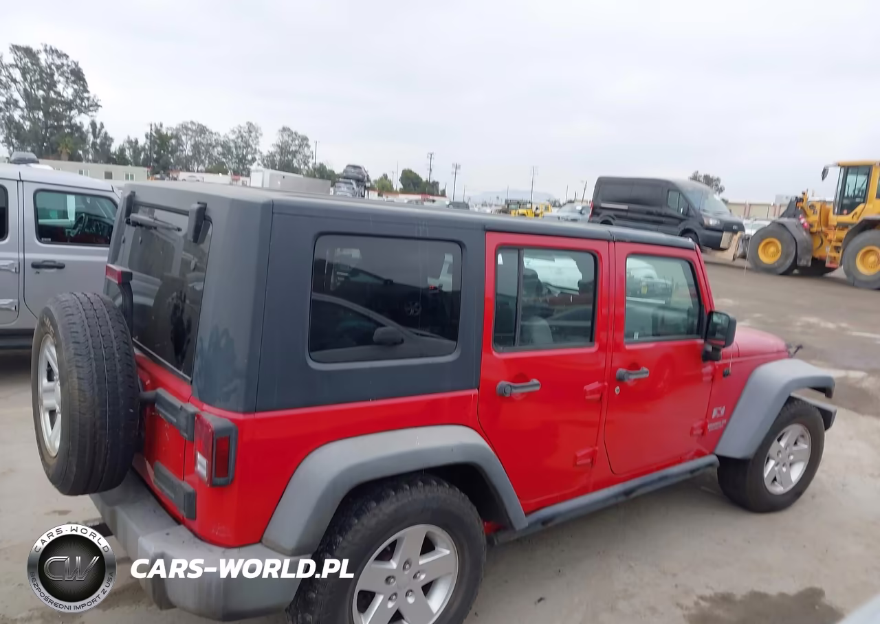 2007 Jeep Wrangler Unlimited X VIN:1J4GB39157L117341 - 13