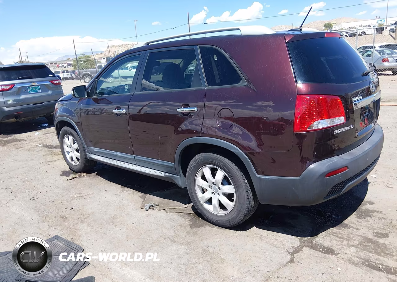 2013 Kia Sorento Lx VIN:5XYKT3A66DG363424 - 3