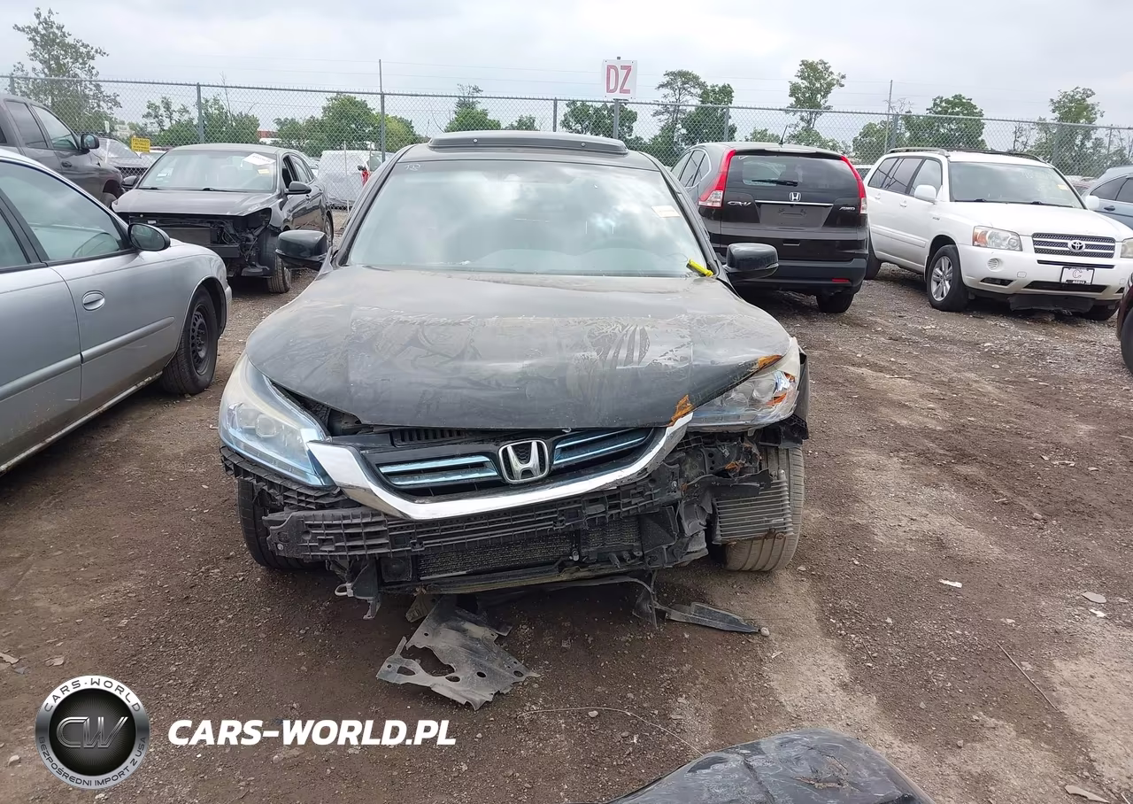2015 Honda Accord Touring Hybrid VIN:1HGCR6F76FA006366 - 13