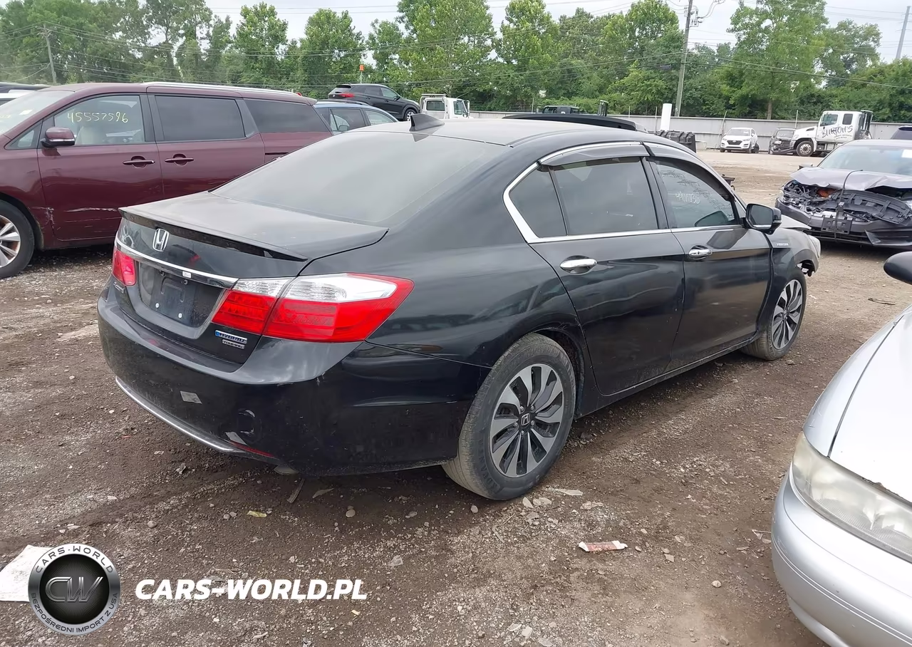 2015 Honda Accord Touring Hybrid VIN:1HGCR6F76FA006366 - 4