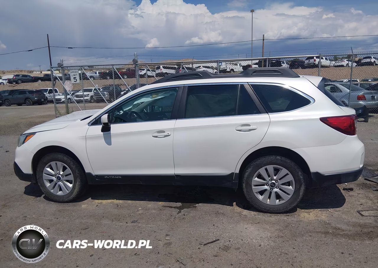 2016 Subaru Outback 2.5I Premium VIN:4S4BSACC1G3312203 - 14