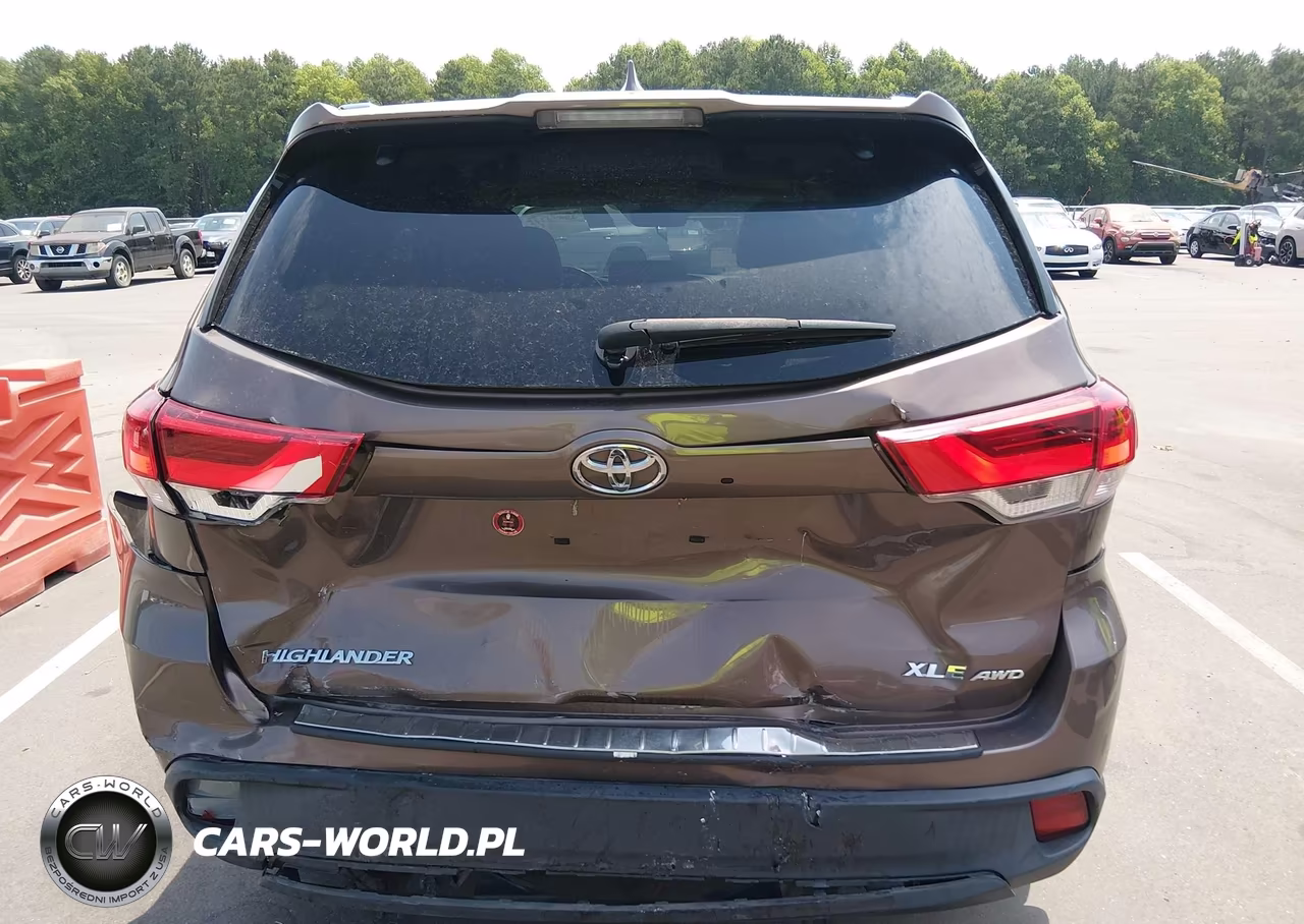 2018 Toyota Highlander Xle VIN:5TDJZRFHXJS801352 - 16