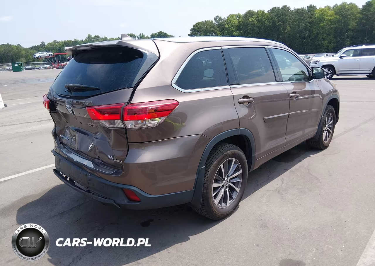 2018 Toyota Highlander Xle VIN:5TDJZRFHXJS801352 - 4