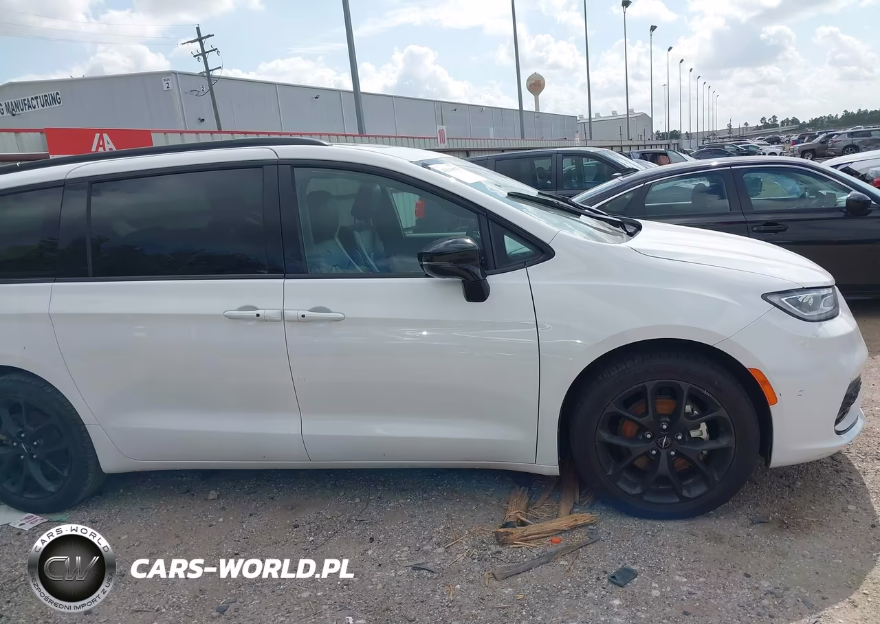 2025 Chrysler Pacifica Limited VIN:2C4RC1GGXSR522022 - 13