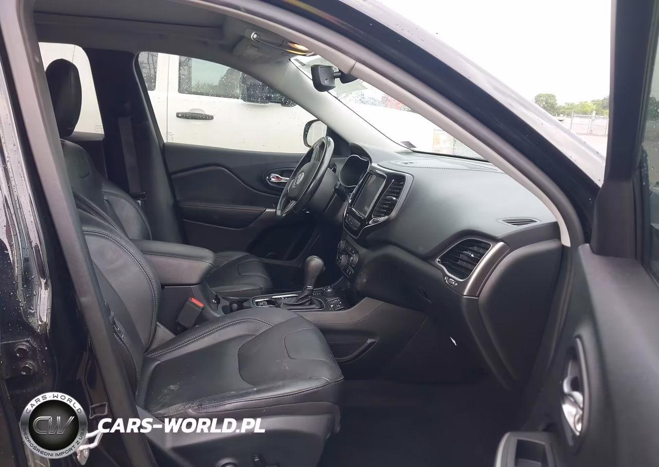 2020 Jeep Cherokee Limited 4X4 VIN:1C4PJMDN3LD557670 - 5
