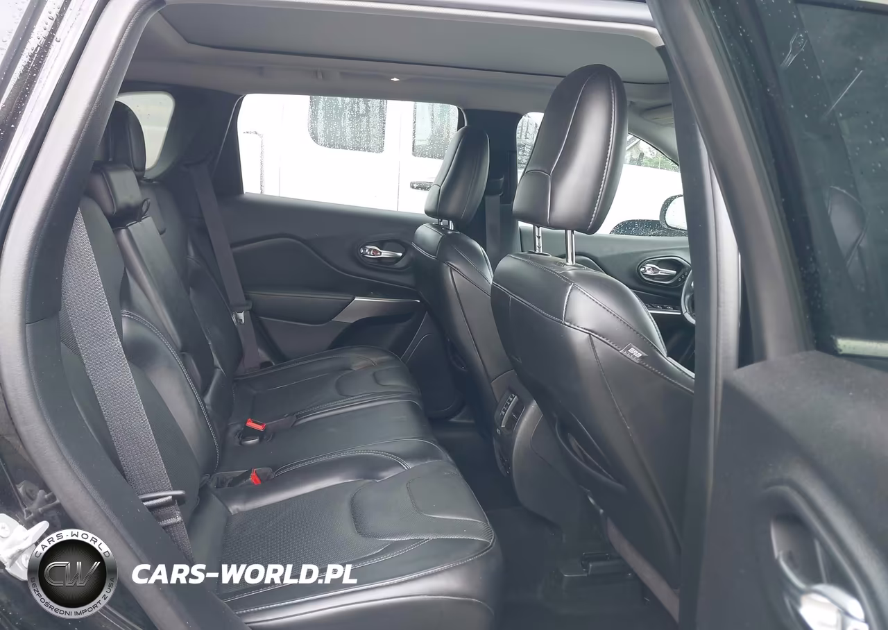 2020 Jeep Cherokee Limited 4X4 VIN:1C4PJMDN3LD557670 - 8