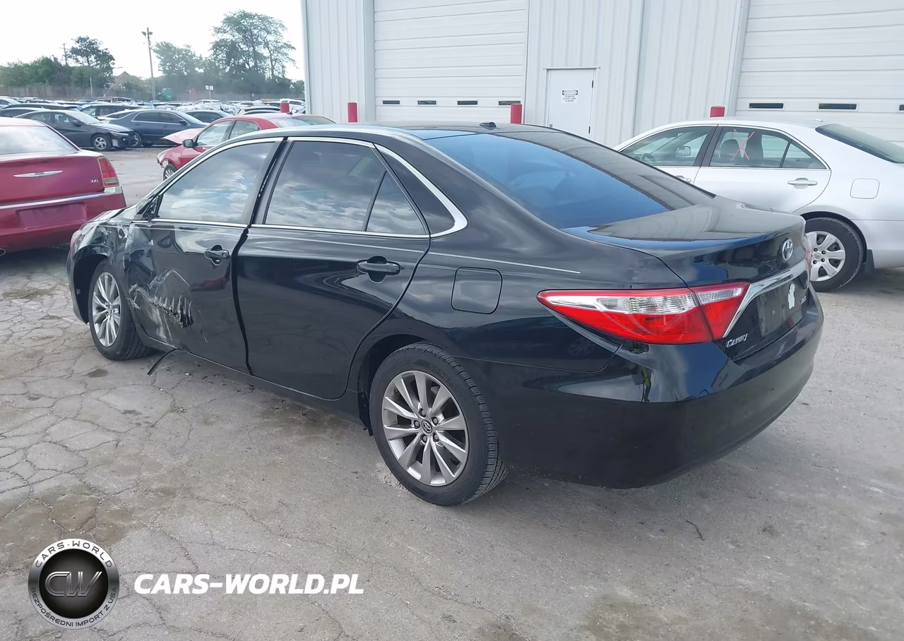 2015 Toyota Camry Xle VIN:4T4BF1FK4FR511347 - 3