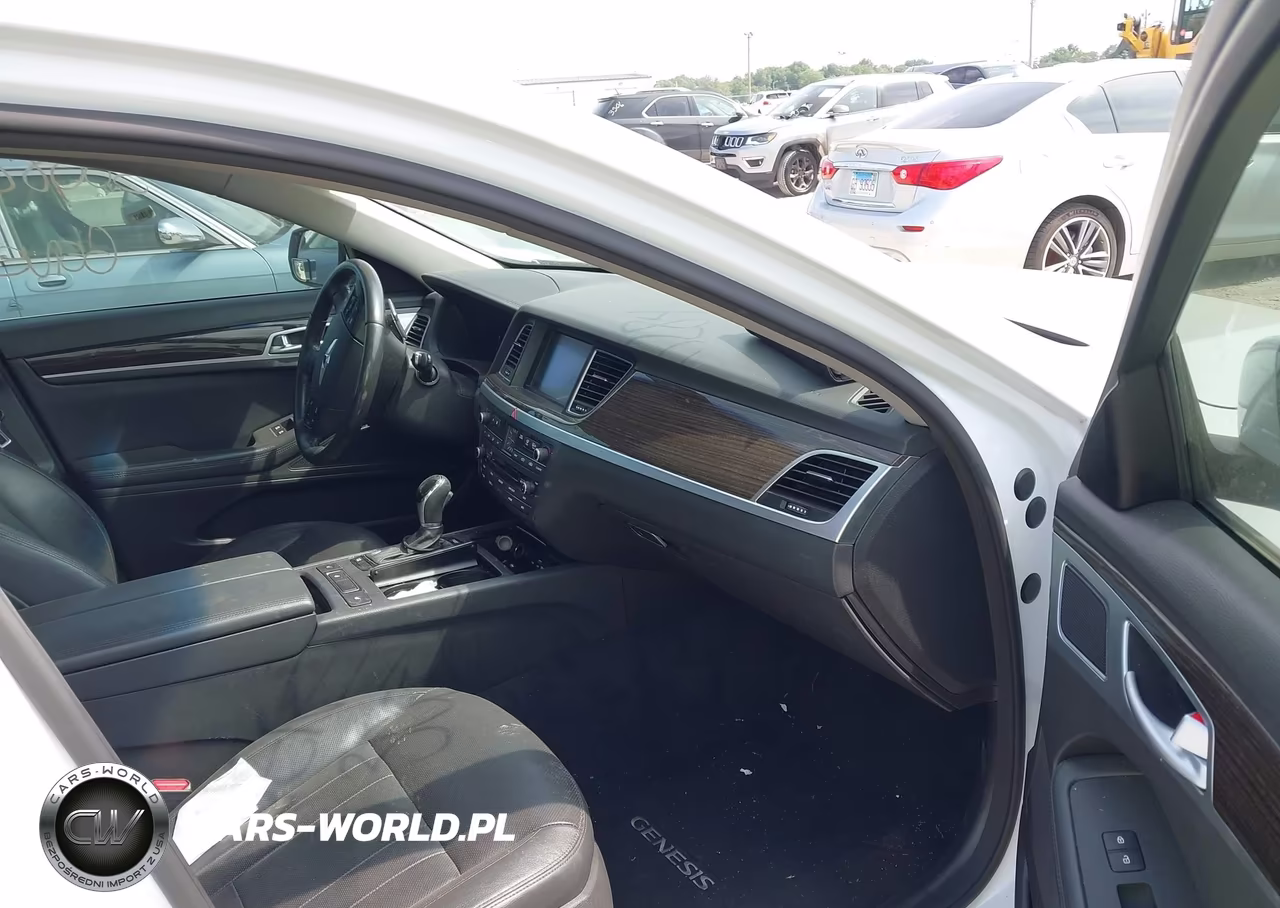 2016 Hyundai Genesis 3.8 VIN:KMHGN4JE7GU133421 - 5